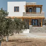 Naxos Beachwalk Plaka ヴィラ Maragkas