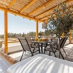 Naxos Beachwalk Plaka Villa *