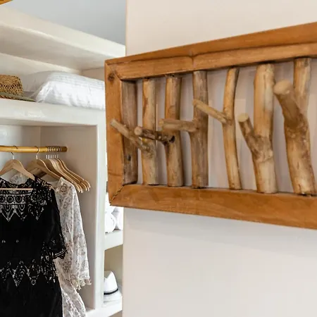 Вилла Naxos Beachwalk Plaka *