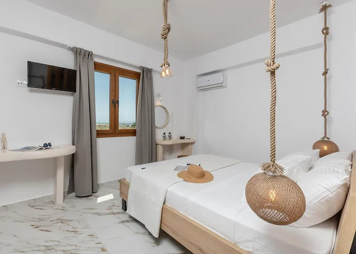 Naxos Beachwalk Plaka